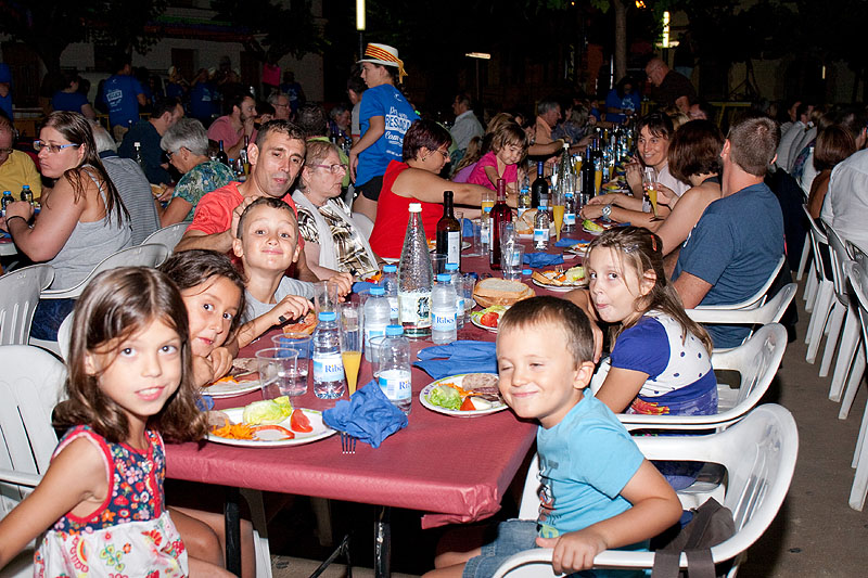 04-08-16-festa-major-caldes-de-malavella-sopar-popula-11