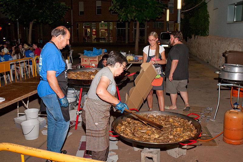 04-08-16-festa-major-caldes-de-malavella-sopar-popular-22