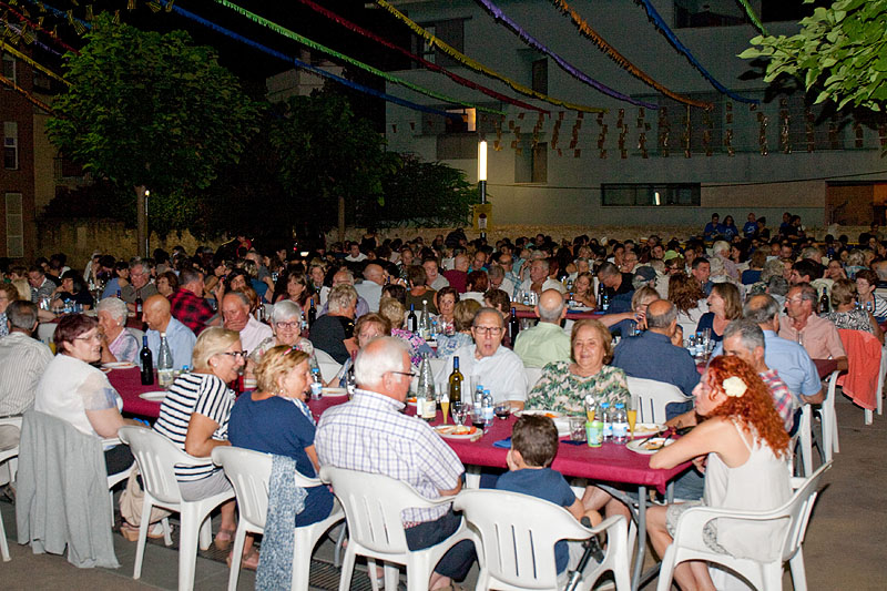 04-08-16-festa-major-caldes-de-malavella-sopar-popular-24