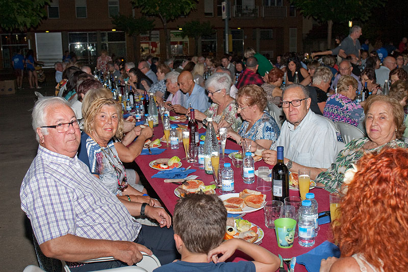 04-08-16-festa-major-caldes-de-malavella-sopar-popular-4