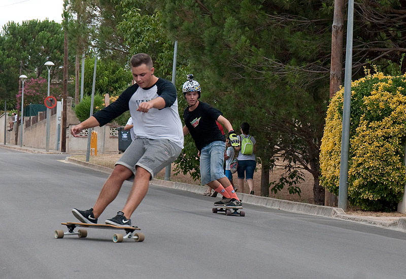 05-08-16-festa-major-baixada-longboard-10