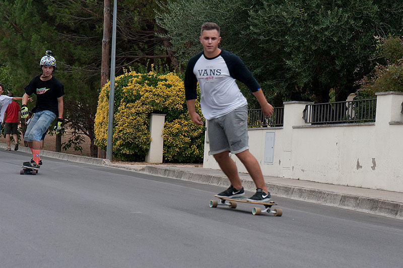 05-08-16-festa-major-baixada-longboard-11
