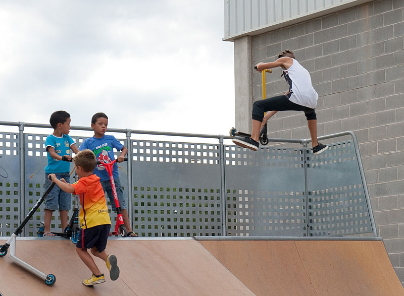 05-08-16-festa-major-baixada-longboard-17