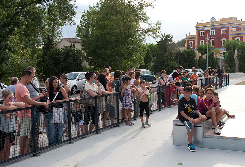 05-08-16-festa-major-baixada-longboard-23