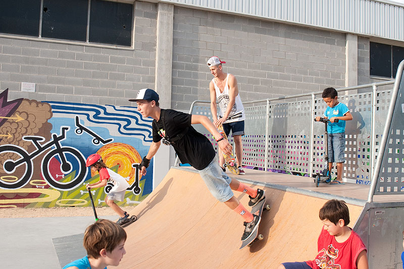 05-08-16-festa-major-baixada-longboard-25