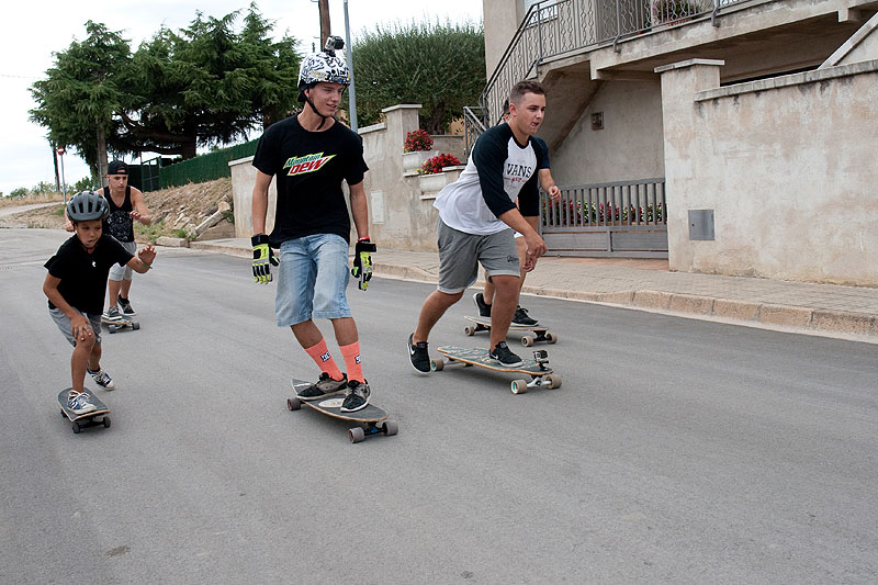 05-08-16-festa-major-baixada-longboard-3