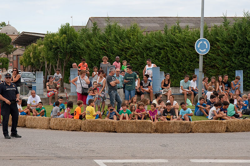 05-08-16-festa-major-baixada-longboard-5