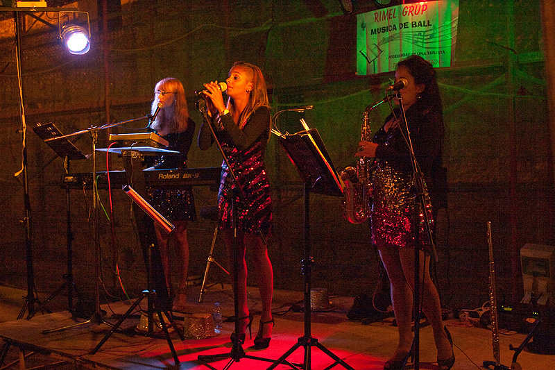 06-08-16-ball-de-nostalgia-i-pinxos-1