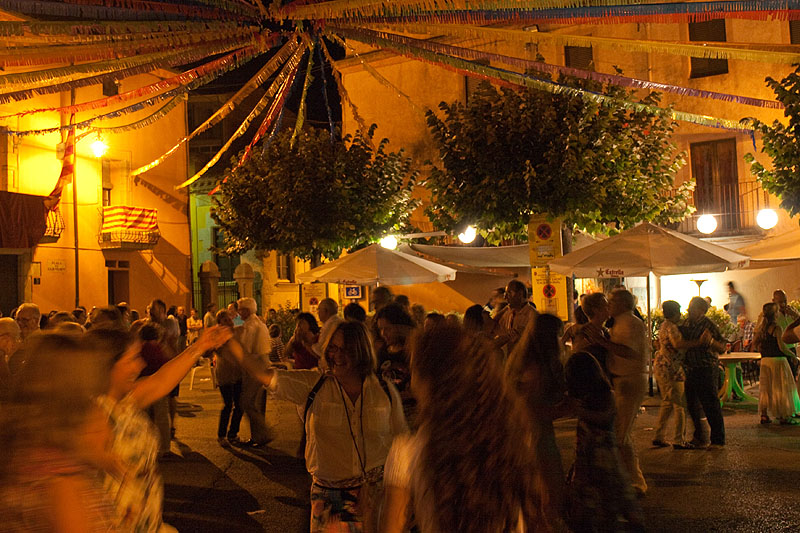 06-08-16-ball-de-nostalgia-i-pinxos-3