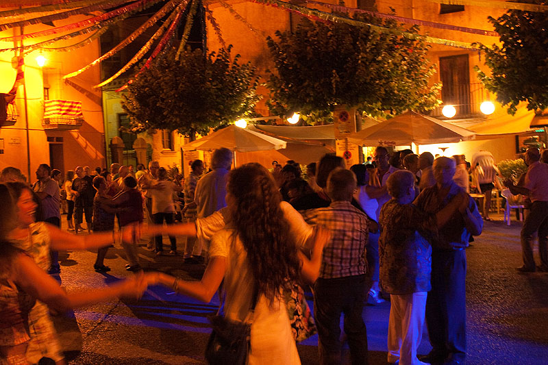 06-08-16-ball-de-nostalgia-i-pinxos-4