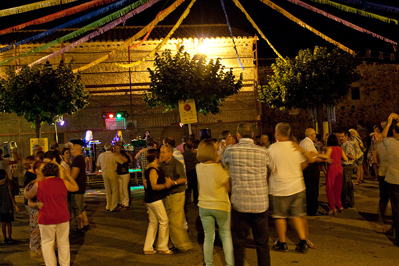 06-08-16-ball-de-nostalgia-i-pinxos-7