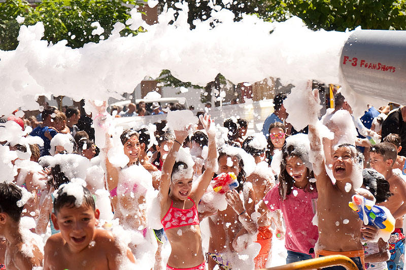 06-08-bati-aigua-festa-de-7-escuma-festa-major-caldes-de-malavella-7