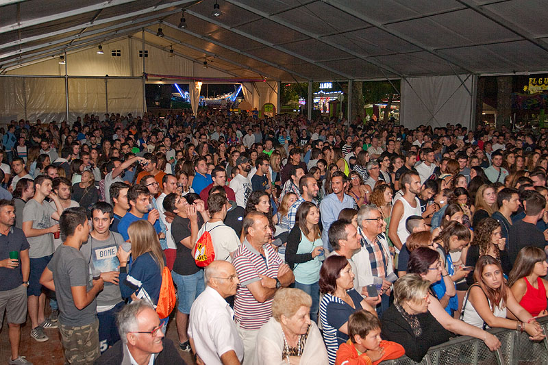 07-08-16-concert-i-eleccio-hereu-i-pubilla-festa-major-caldes-de-malavella-2