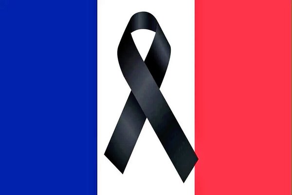 14-11-15-rebuig-atemptats-paris-caldes-de-malavella